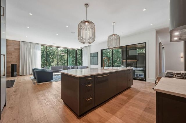80 Idlewood Court, Atlanta, GA 30327