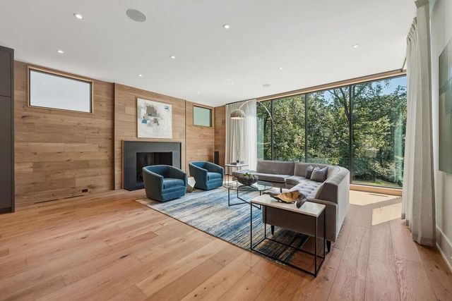 80 Idlewood Court, Atlanta, GA 30327