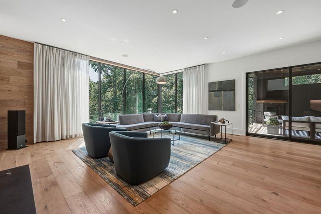 80 Idlewood Court, Atlanta, GA 30327