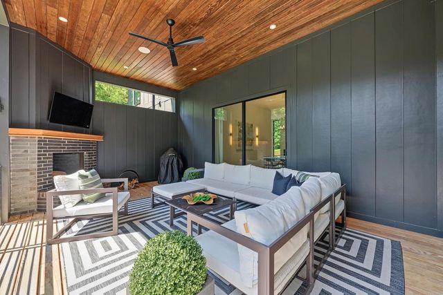 80 Idlewood Court, Atlanta, GA 30327