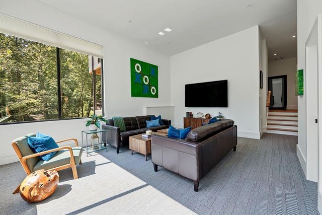 80 Idlewood Court, Atlanta, GA 30327