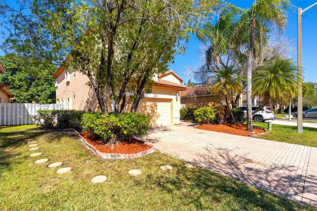 19249 NW 13th St 1, Pembroke Pines, FL 33029