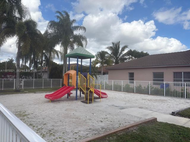 19249 NW 13th St 1, Pembroke Pines, FL 33029