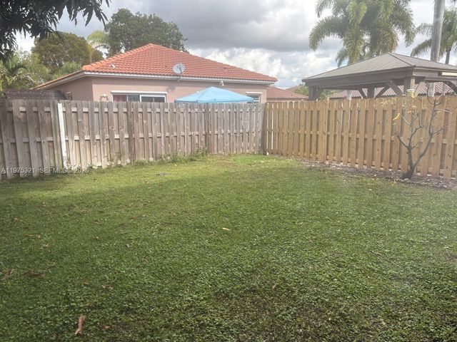 19249 NW 13th St 1, Pembroke Pines, FL 33029