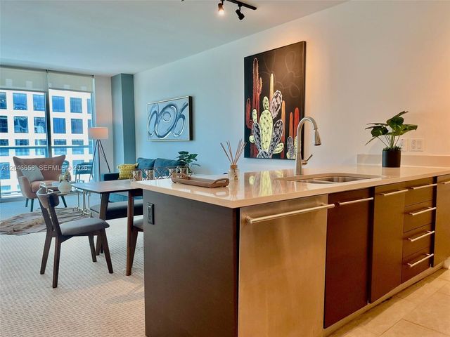 500 Brickell Avenue 2006, Miami, FL 33131