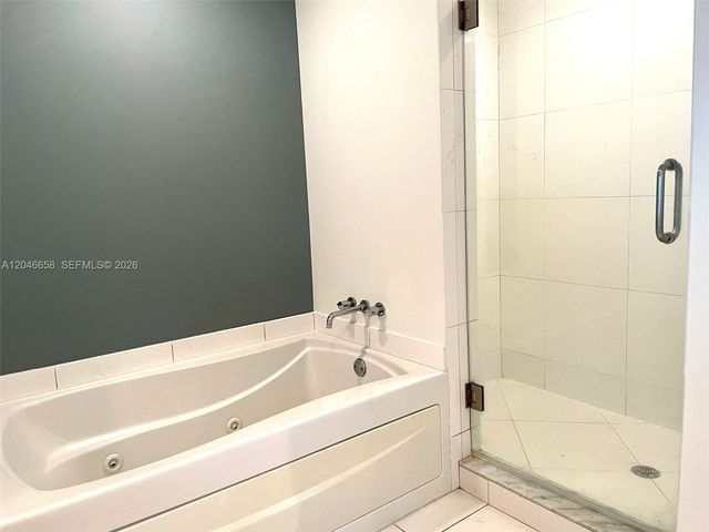 500 Brickell Avenue 2006, Miami, FL 33131