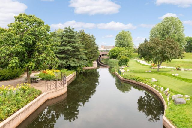 7540 Edinborough Way 1319, Edina, MN 55435