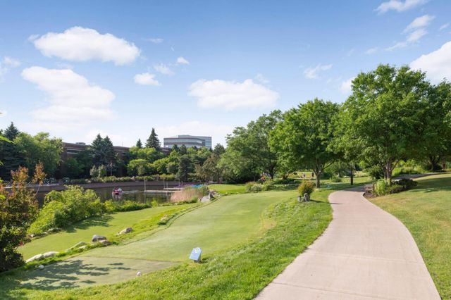 7540 Edinborough Way 1319, Edina, MN 55435