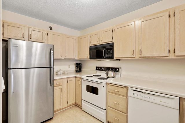 7540 Edinborough Way 1319, Edina, MN 55435