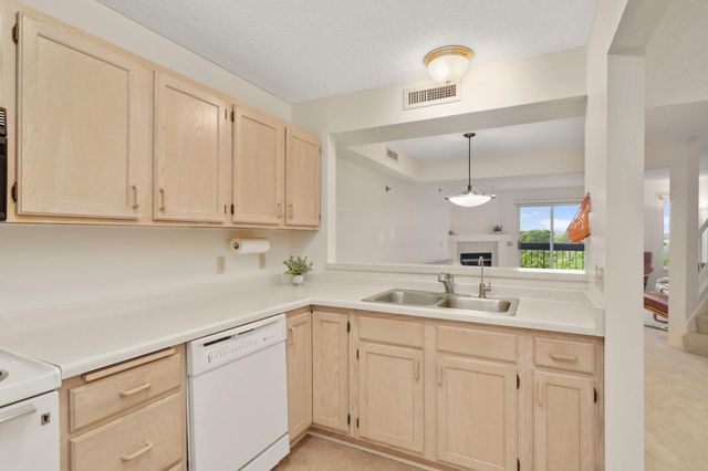 7540 Edinborough Way 1319, Edina, MN 55435