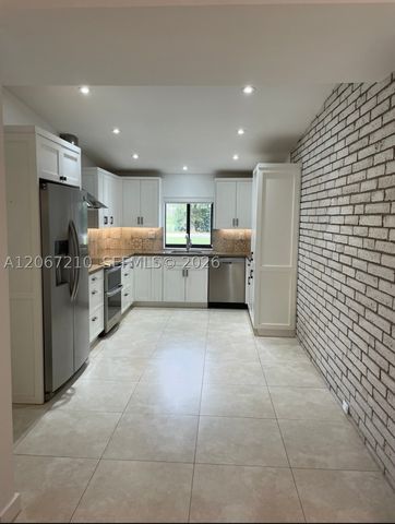 8250 SW 108th St, Miami, FL 33156