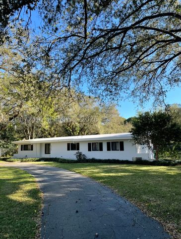 8250 SW 108th St, Miami, FL 33156