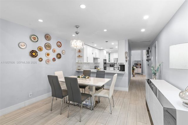 1064 NW 97th Ave, Pembroke Pines, FL 33024