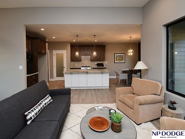 2740 South Creek Road, Lincoln, NE 68516