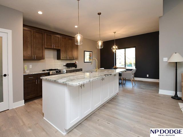 2740 South Creek Road, Lincoln, NE 68516