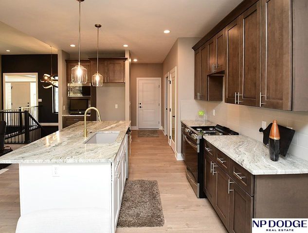 2740 South Creek Road, Lincoln, NE 68516