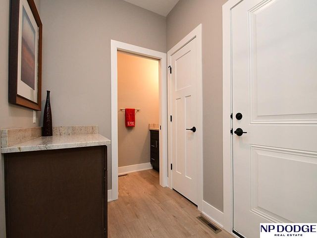 2740 South Creek Road, Lincoln, NE 68516