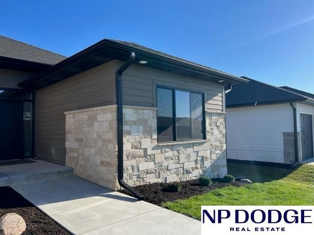 2740 South Creek Road, Lincoln, NE 68516