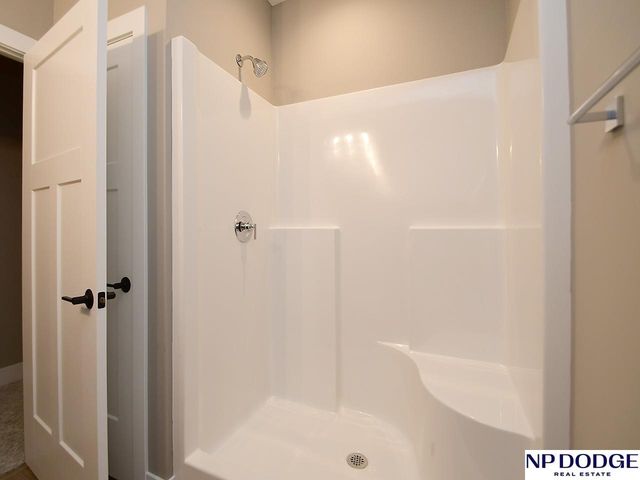 2740 South Creek Road, Lincoln, NE 68516