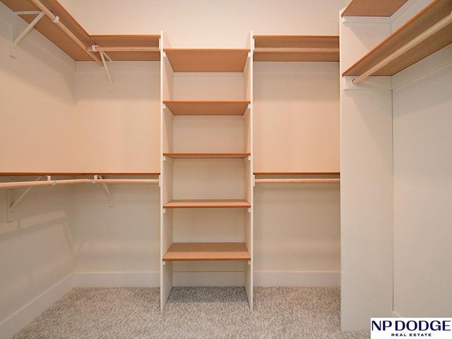 2740 South Creek Road, Lincoln, NE 68516