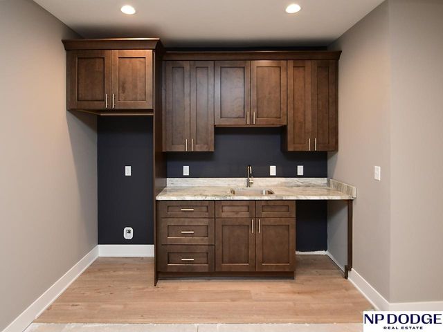 2740 South Creek Road, Lincoln, NE 68516