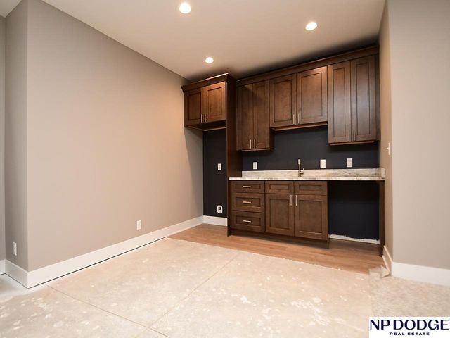 2740 South Creek Road, Lincoln, NE 68516