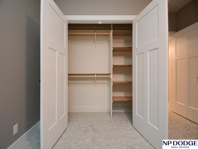 2740 South Creek Road, Lincoln, NE 68516