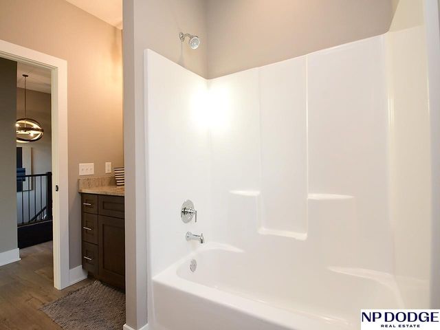 2740 South Creek Road, Lincoln, NE 68516