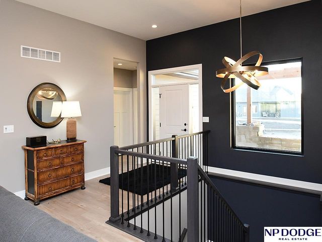 2740 South Creek Road, Lincoln, NE 68516