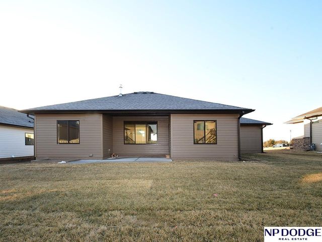 2740 South Creek Road, Lincoln, NE 68516