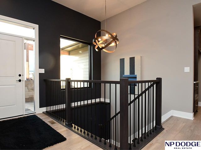 2740 South Creek Road, Lincoln, NE 68516