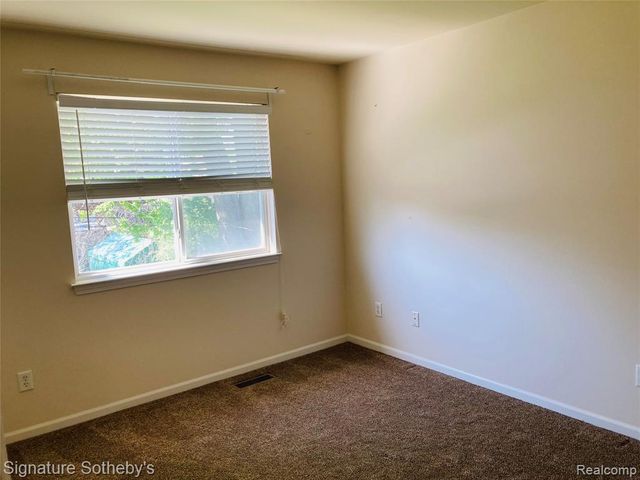 1070 Arthur Drive, Troy, MI 48083