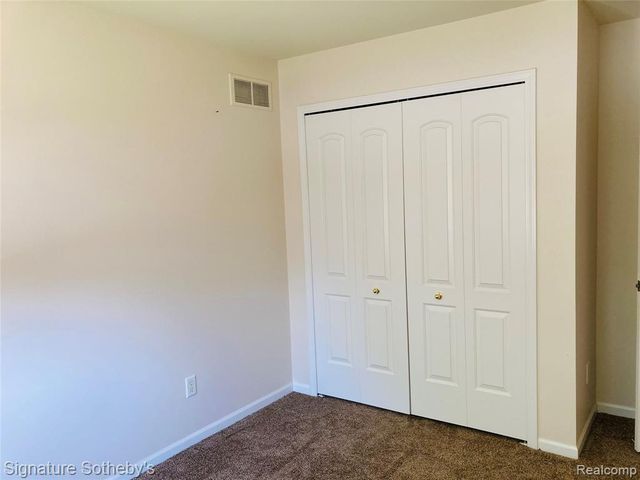 1070 Arthur Drive, Troy, MI 48083