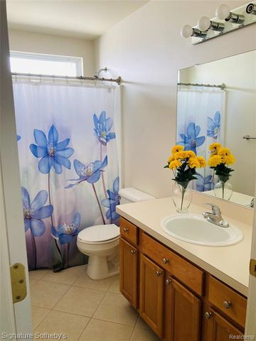 1070 Arthur Drive, Troy, MI 48083