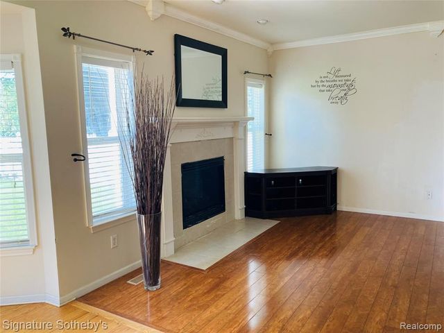 1070 Arthur Drive, Troy, MI 48083