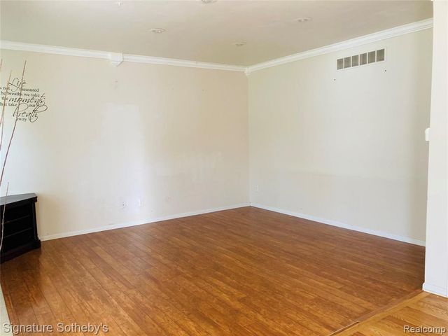 1070 Arthur Drive, Troy, MI 48083