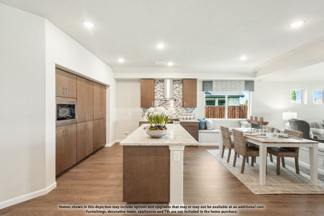 913 Creekhollow Drive, Godley, TX 76044