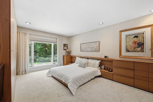 200 Crestview Circle, Longmeadow, MA 01106