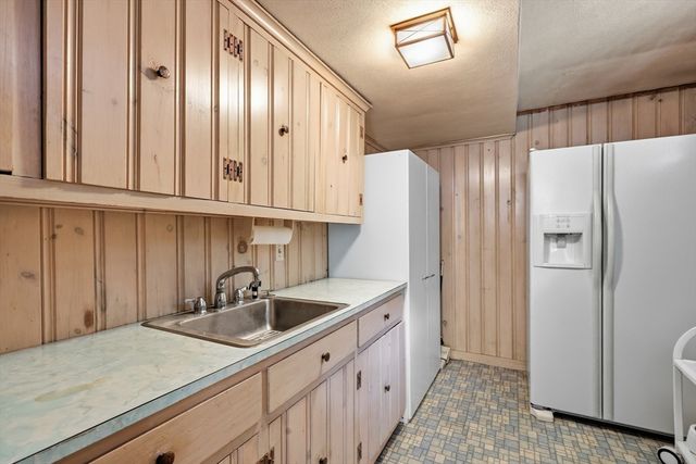 200 Crestview Circle, Longmeadow, MA 01106