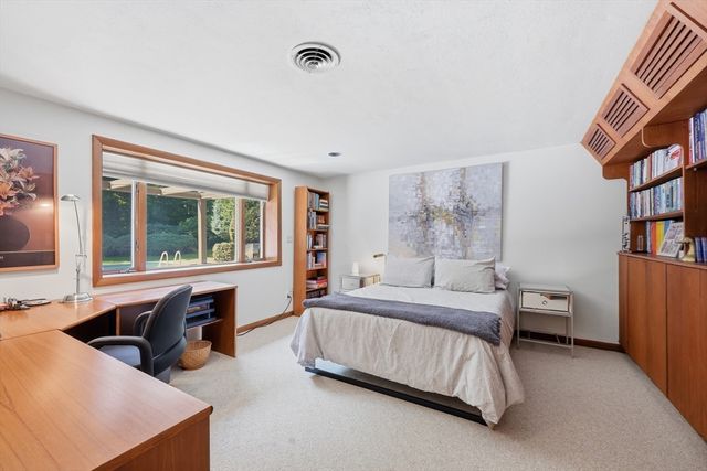 200 Crestview Circle, Longmeadow, MA 01106