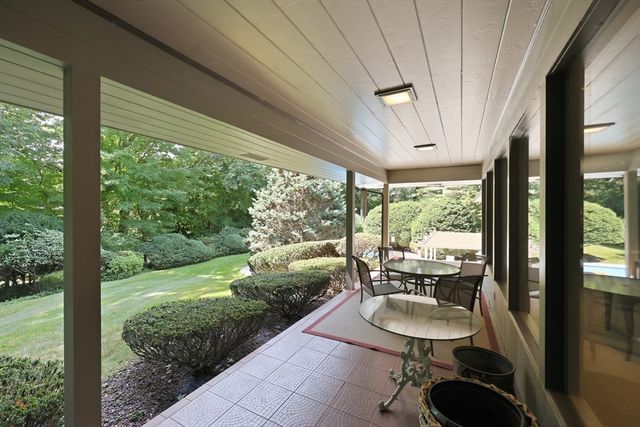 200 Crestview Circle, Longmeadow, MA 01106