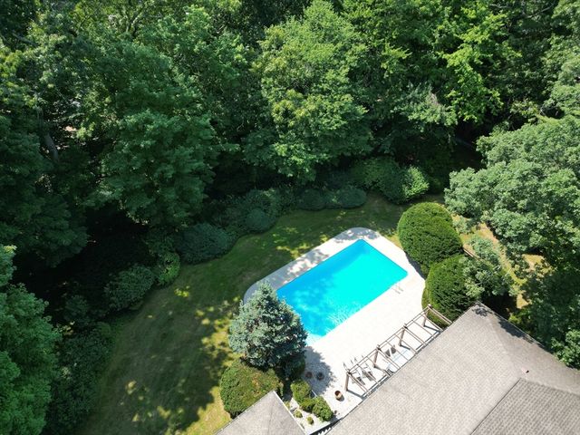 200 Crestview Circle, Longmeadow, MA 01106