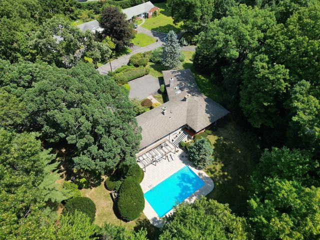 200 Crestview Circle, Longmeadow, MA 01106