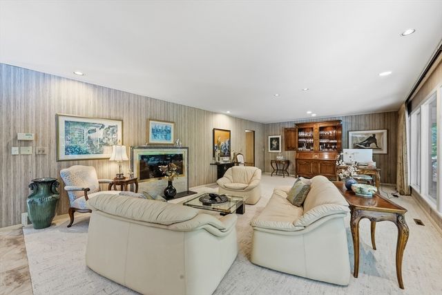 200 Crestview Circle, Longmeadow, MA 01106
