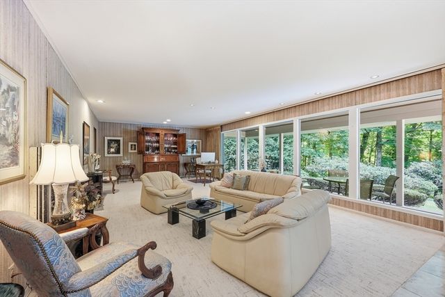 200 Crestview Circle, Longmeadow, MA 01106