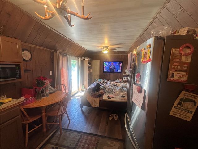 473803 E 611 Road, Watts, OK 74964