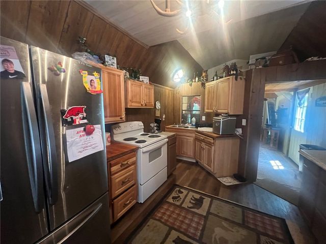 473803 E 611 Road, Watts, OK 74964