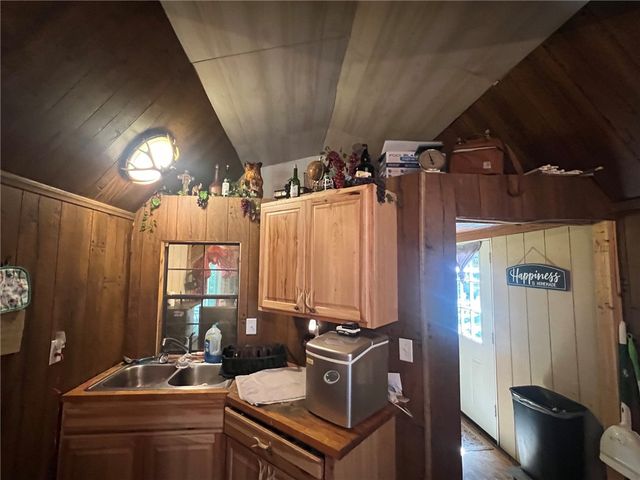 473803 E 611 Road, Watts, OK 74964