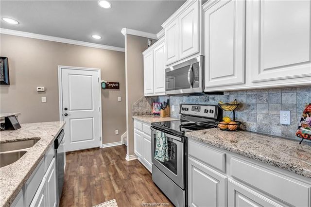 1800 Lonetree Drive, College Station, TX 77845