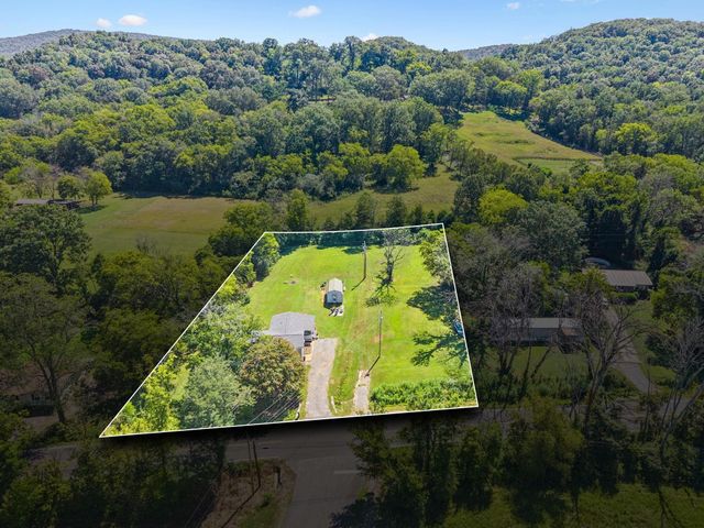 736 Hancock Road, Jasper, TN 37347